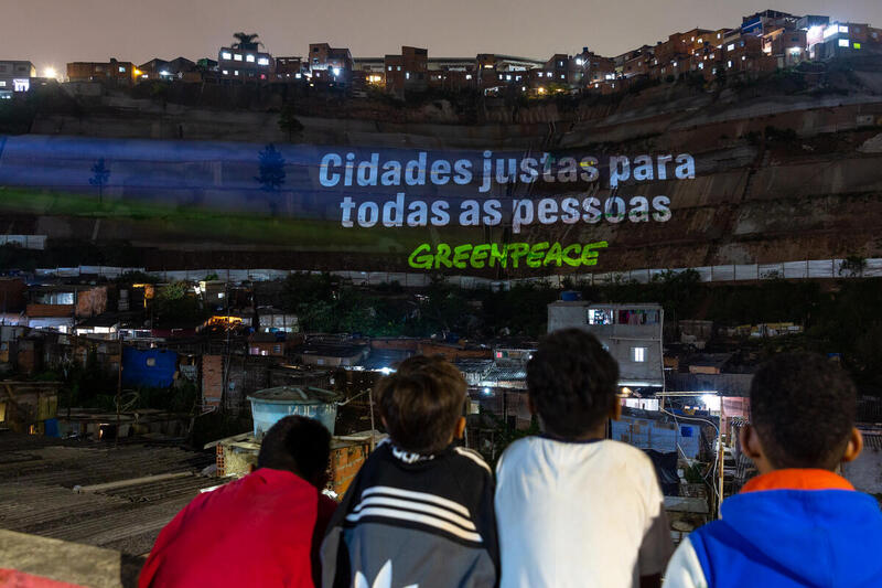 Projection Activity for World Habitat Day in São Paulo
Atividade realizada no Morro dos Macacos, zona sul da cidade de São Paulo (SP), para o Dia Mundial da Habitação