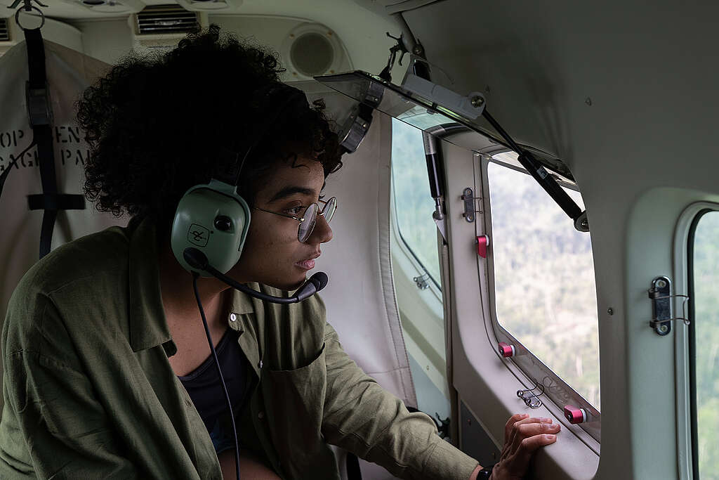 Activists in a Overflight, in the Amazon
Ativistas Sobrevoam a Amazônia
