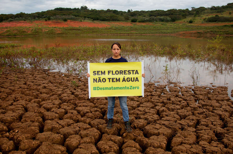 "No Forests No Water" Banner in Brazil. © Gabriel Lindoso / Greenpeace