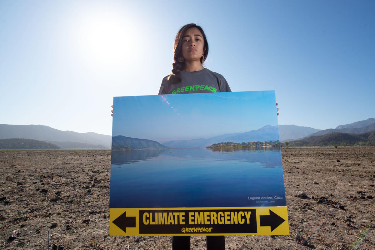 Climate Emergency Action at Laguna de Aculeo in Chile. © Martin Katz / Greenpeace
