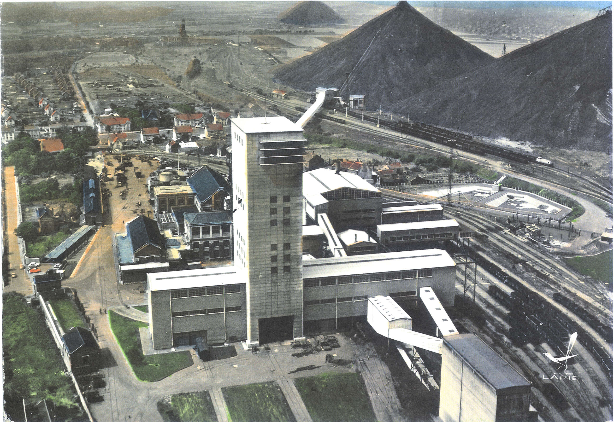 Въглищният комплекс на Лос ан Гоел през 60-те години на XX век. © Община Лос ан Гоел Въглищният комплекс на Лос ан Гоел през 60-те години на XX век. © Община Лос ан Гоел