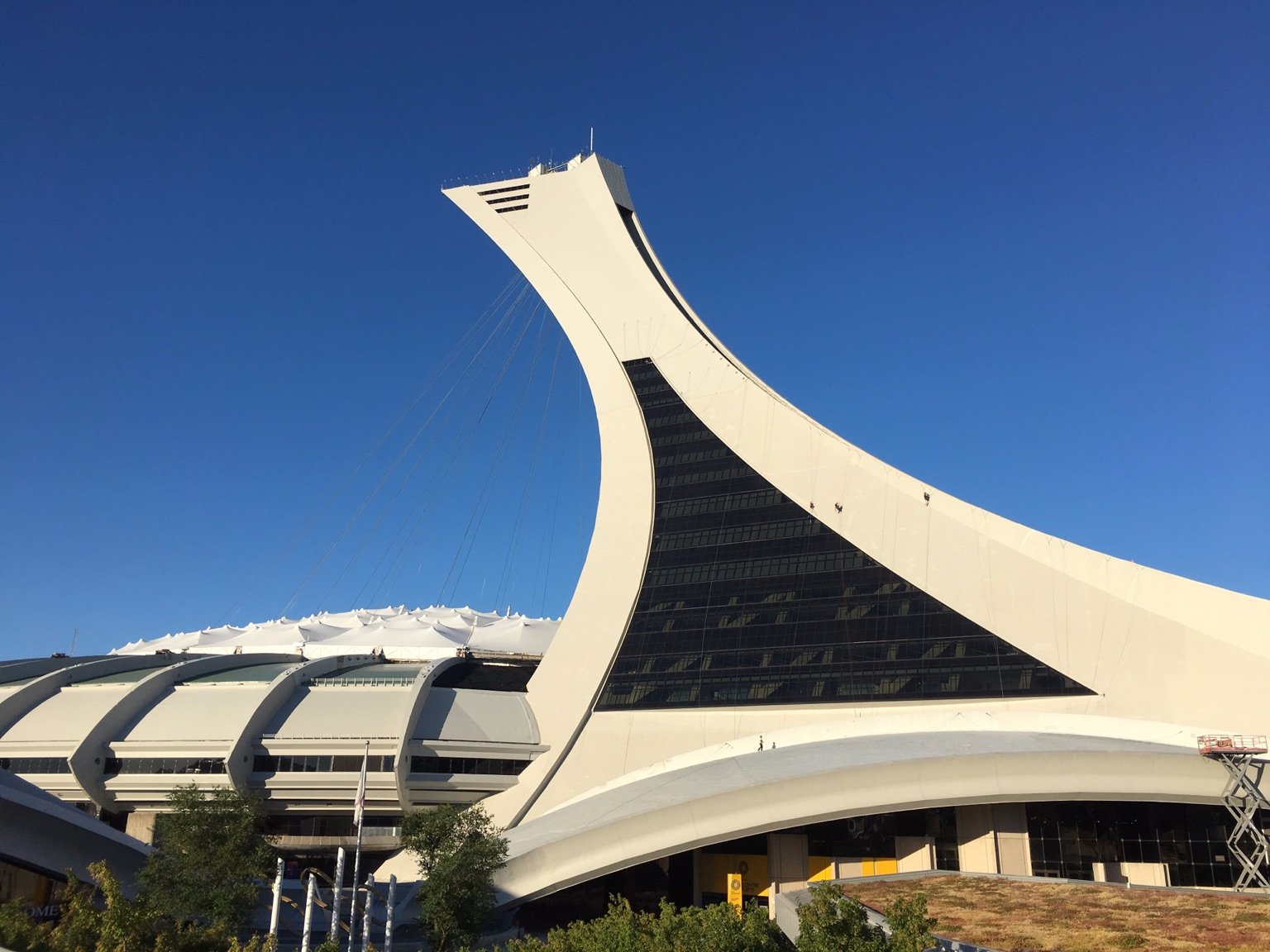MEDIA ADVISORY – HAPPENING NOW: Greenpeace Canada activists climb Montreal’s Olympic Park Tower to protest the Trans Mountain pipeline expansion