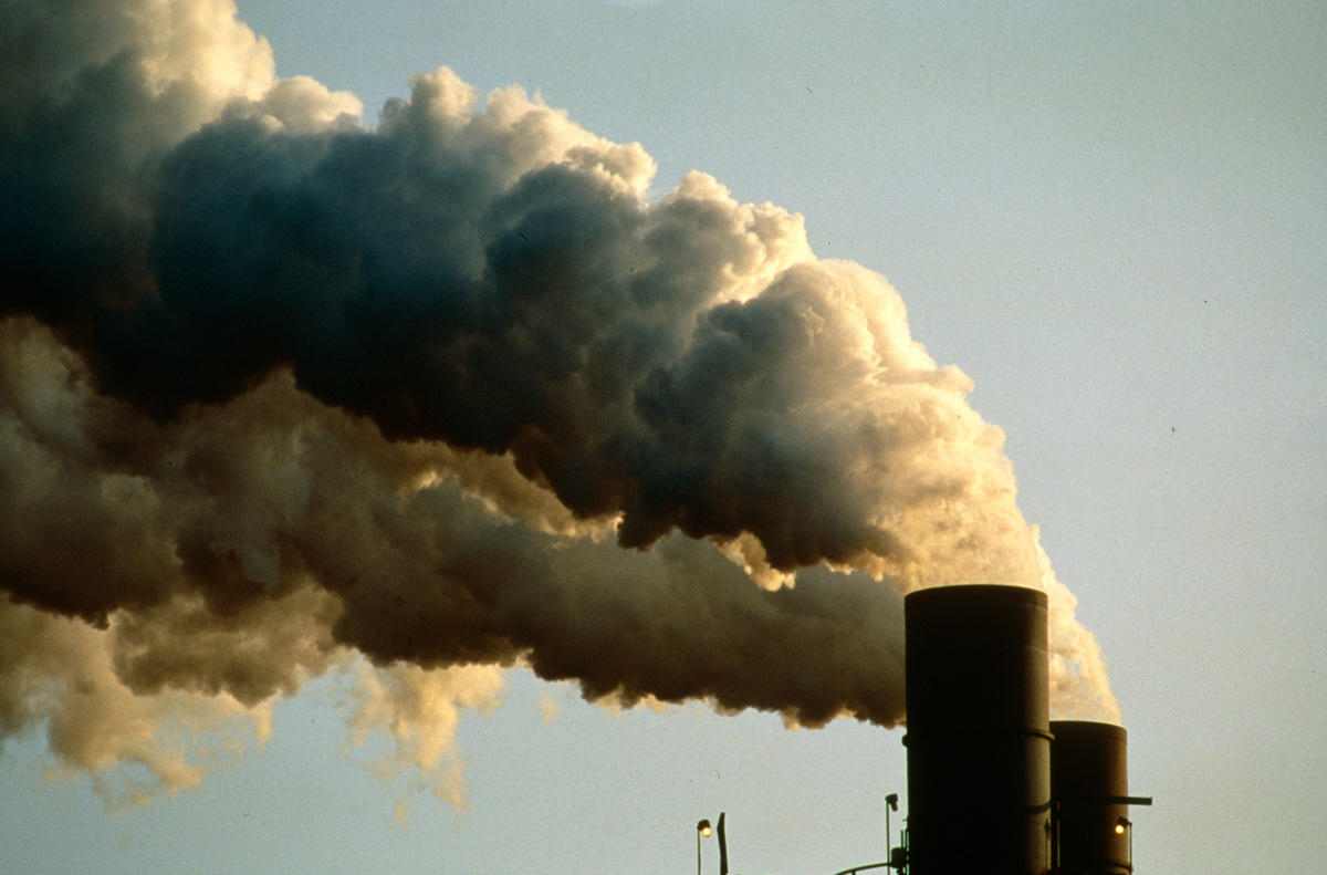 Exxon Oil Refinery, New York City Harbour, USA. © Greenpeace / Robert Visser