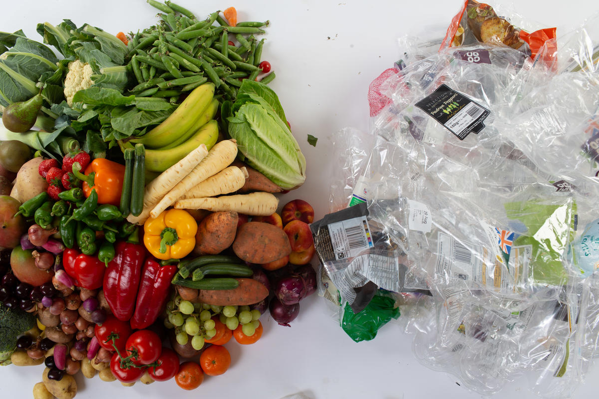 Metro’s plastic packaging policy keeps grocery carts full of plastic