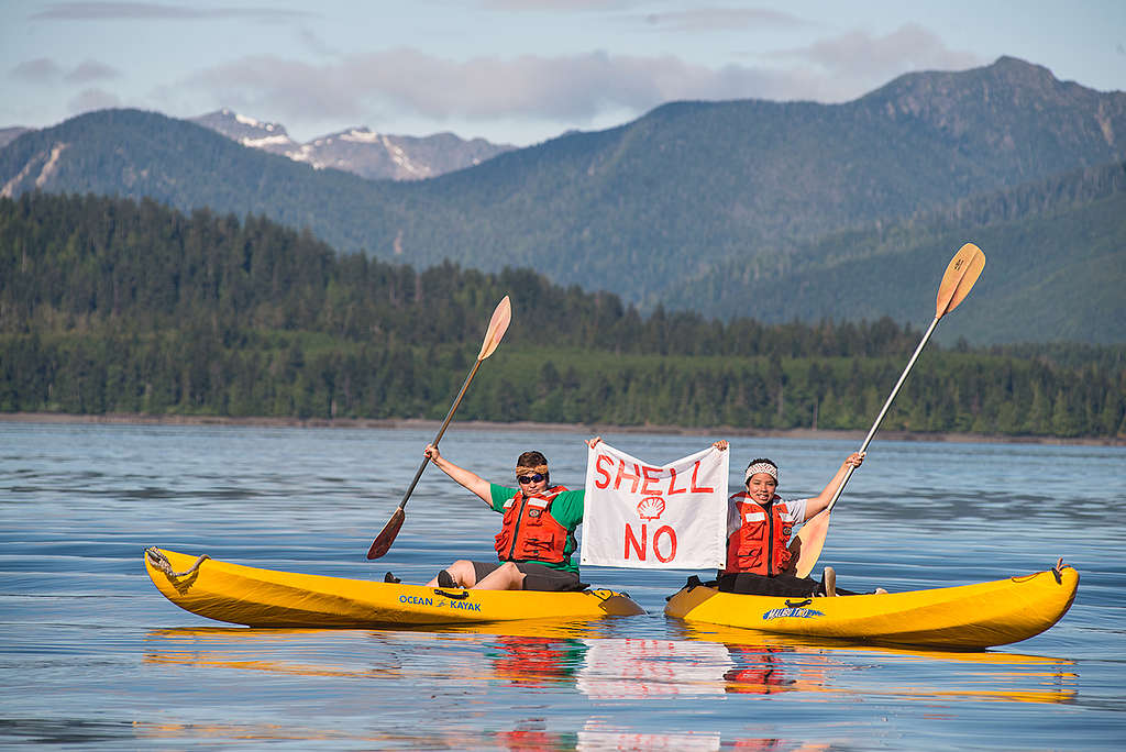 "Shell No" Indigenous Kayaktivists - Haida Gwaii. © Greenpeace / Keri Coles