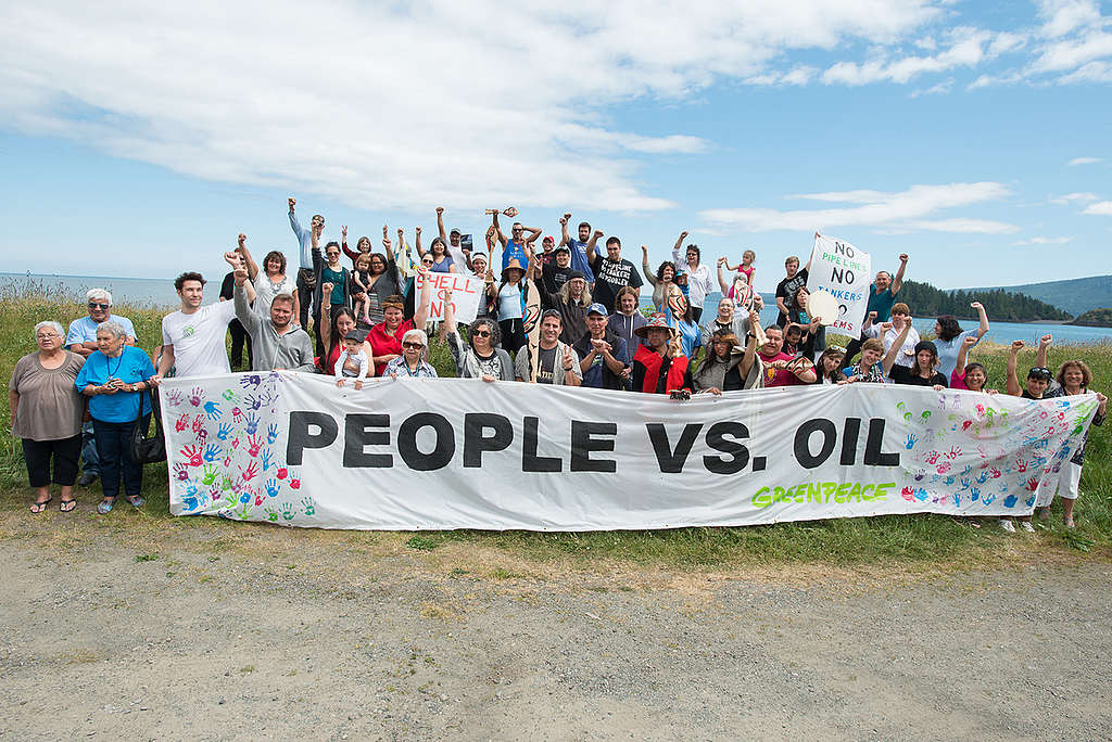 People vs Oil Banner - Haida Gwaii. © Greenpeace / Keri Coles