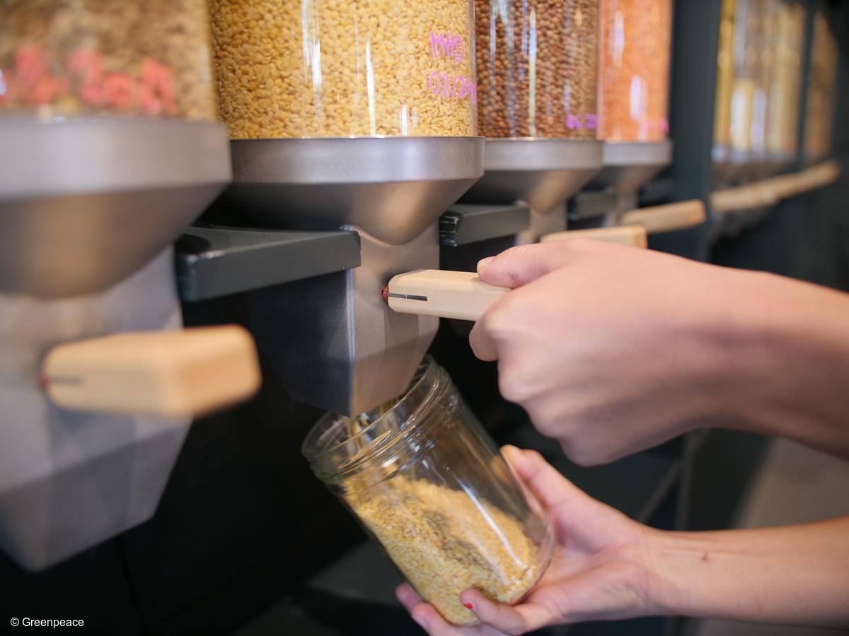 How One Woman and her Container Sparked a Canada-wide Reuse Program