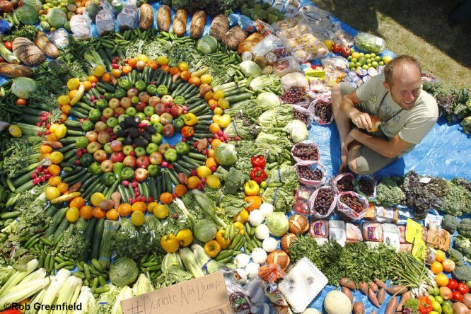 Rob Greenfield - Fouille dans des supermarchés de San Diego, Californie