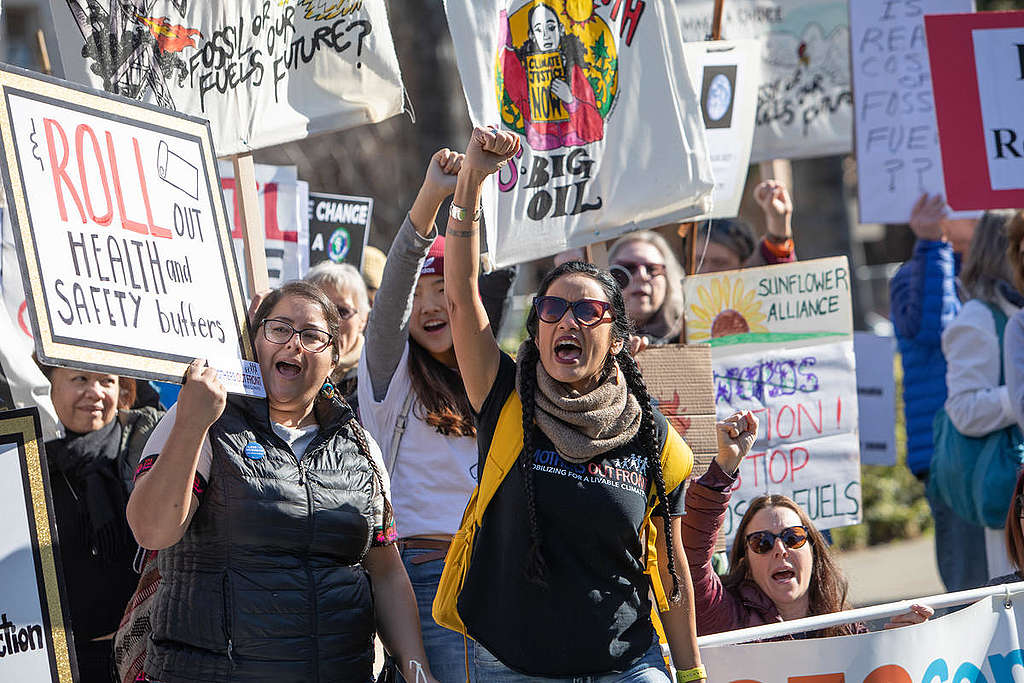 State of the State Protest in California. © John Decker / Greenpeace
