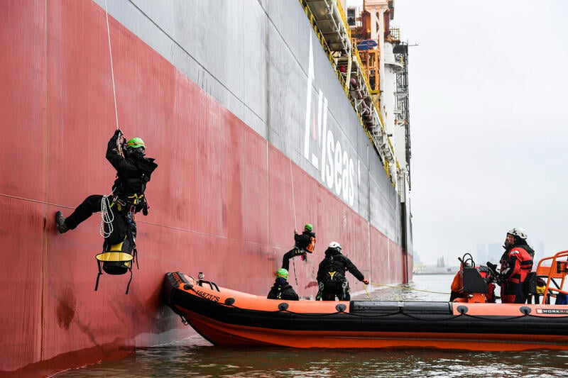 "No Deep Sea Mining" – Action in Rotterdam