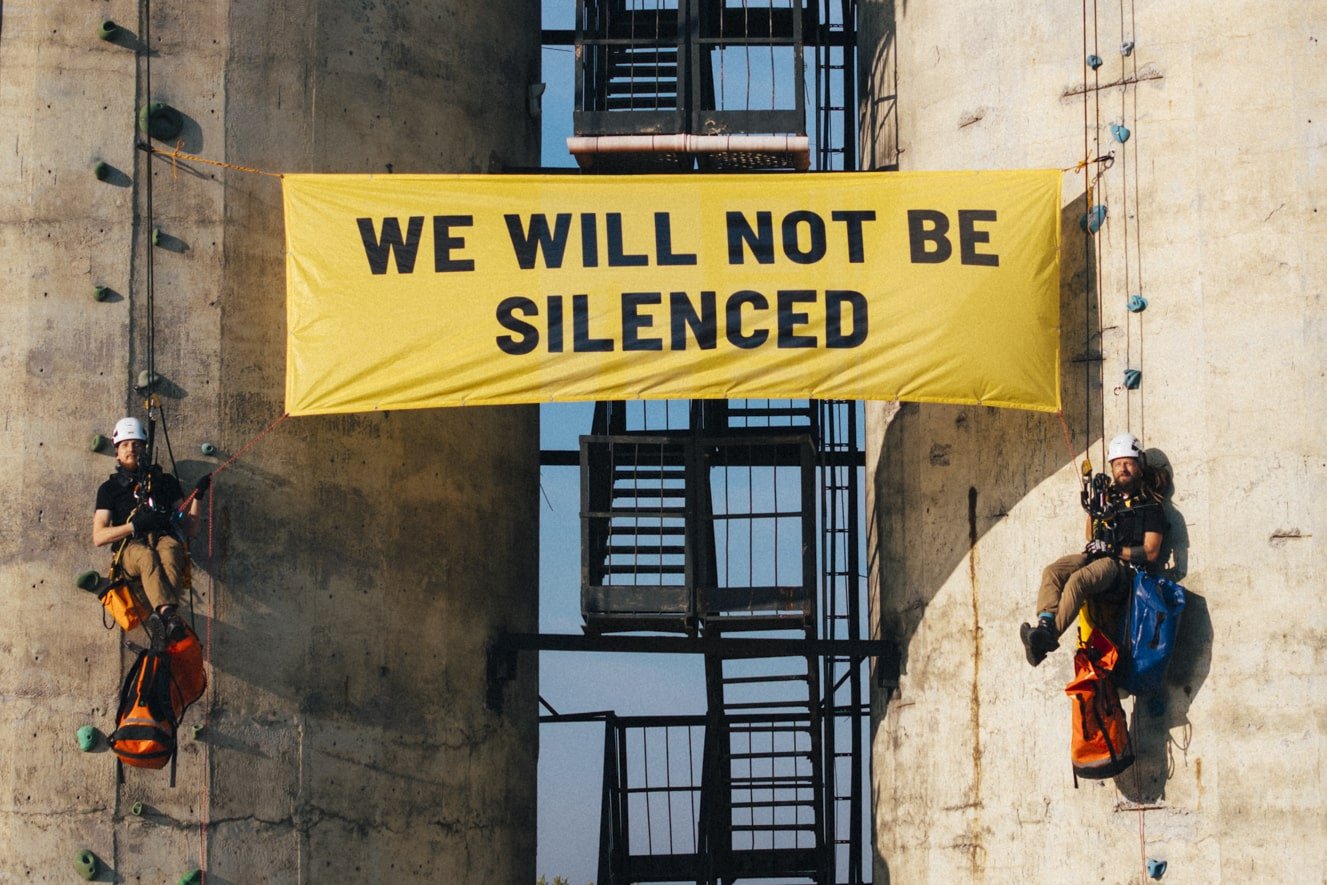 Support Greenpeace against Big Oil attacks!