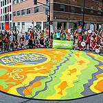 In the lead-up to the Montreal-bound CBD COP 15, Greenpeace Canada with the help of like-minded volunteers, activists, and nature lovers painted a mural in front of Steven Guilbeault's office, Minister of Environment and Climate Change, in Montreal, calling him to pass strong biodiversity protection law. So far, the federal government of Canada has missed virtually every biodiversity target it has set for itself. However, now that the Conference of the Parties to the Convention on Biological Diversity (CBD COP15) - is coming to Montreal in 2022, Greenpeace Canada and its Montreal supporters gathered up to remind the minister that life on Earth, including ours, depends on the commitments he makes.