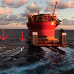 Activistas de Greenpeace abordan y ocupan una plataforma de Shell en altamar que se dirige a un pozo petrolero 