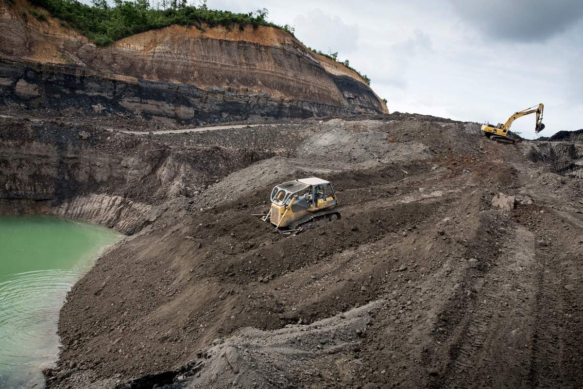 Open-pit Coal Mine in Kalimantan. © Kemal Jufri / Greenpeace