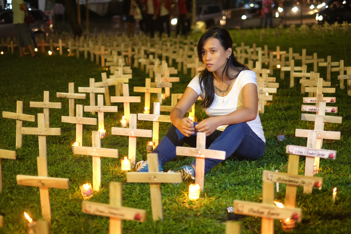 Joanna Sustento at Typhoon Haiyan Commemoration in the Philippines. © Roy Lagarde