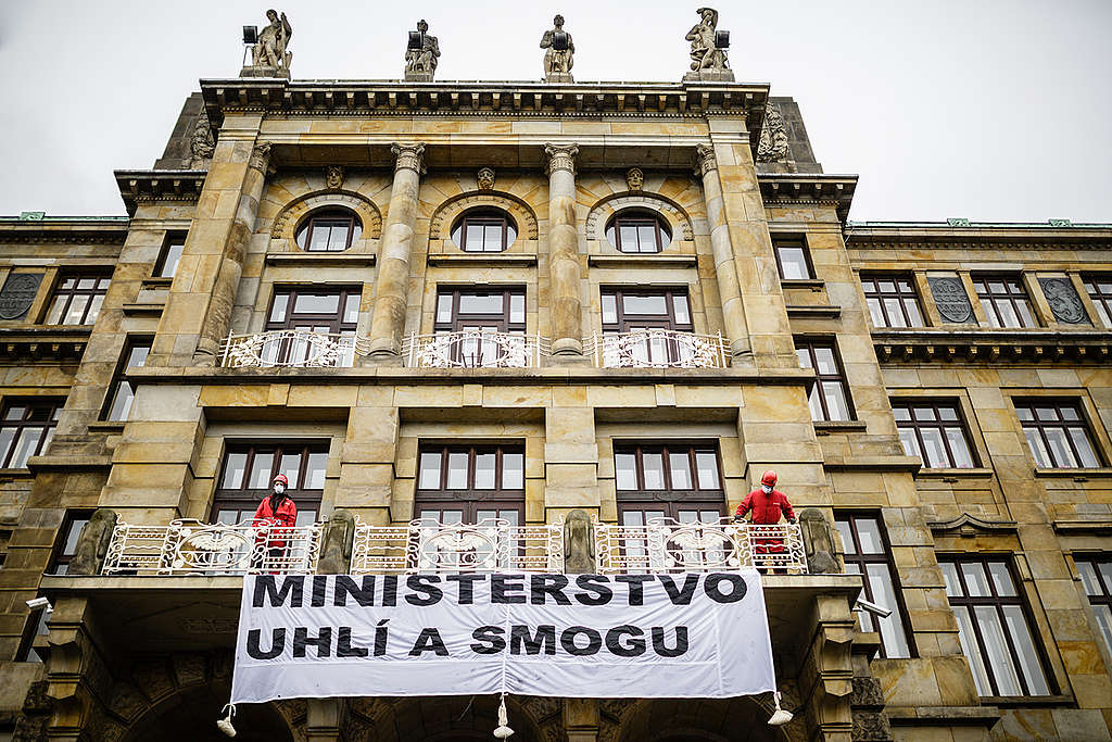 Ministerstvo uhlí a smogu Ministerstvo uhlí a smogu