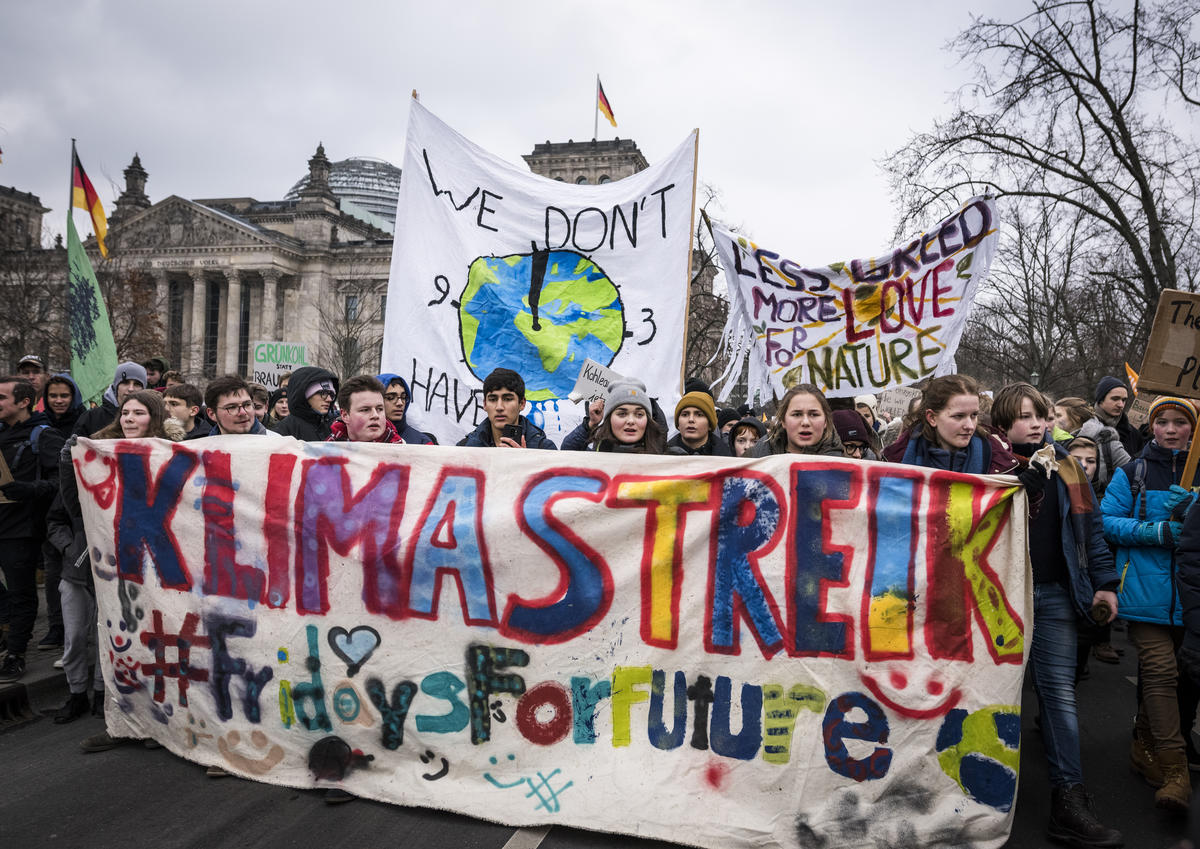 Demonstration and Student Strike for More Climate Protection in Berlin. © Mike Schmidt / Greenpeace