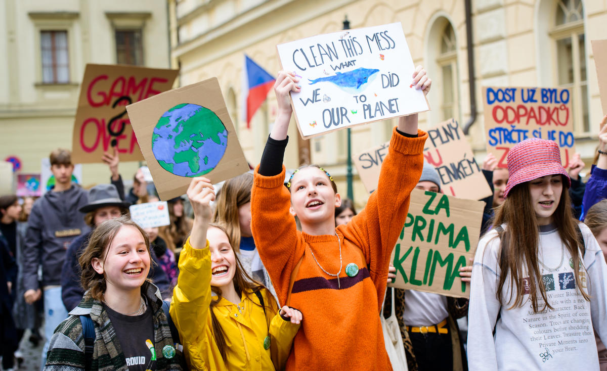 Fridays for Future Student Demonstration in Prague. © Petr Zewlakk Vrabec / Greenpeace
