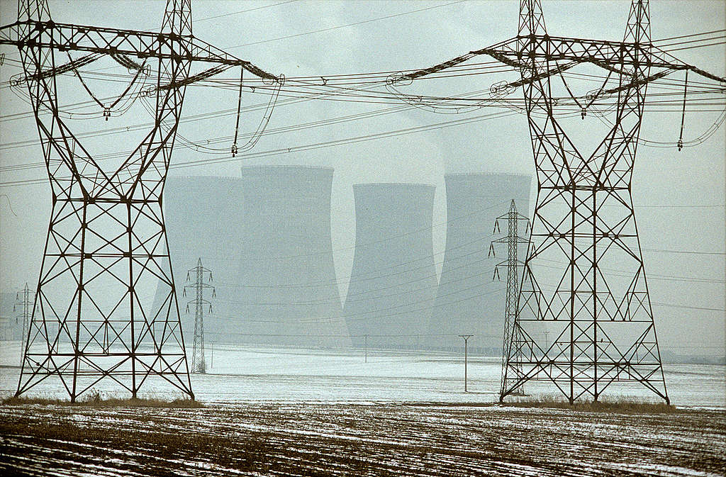 Dukovany Nuclear Power Station Czechoslovakia. © Greenpeace / Michael Stenitzer
