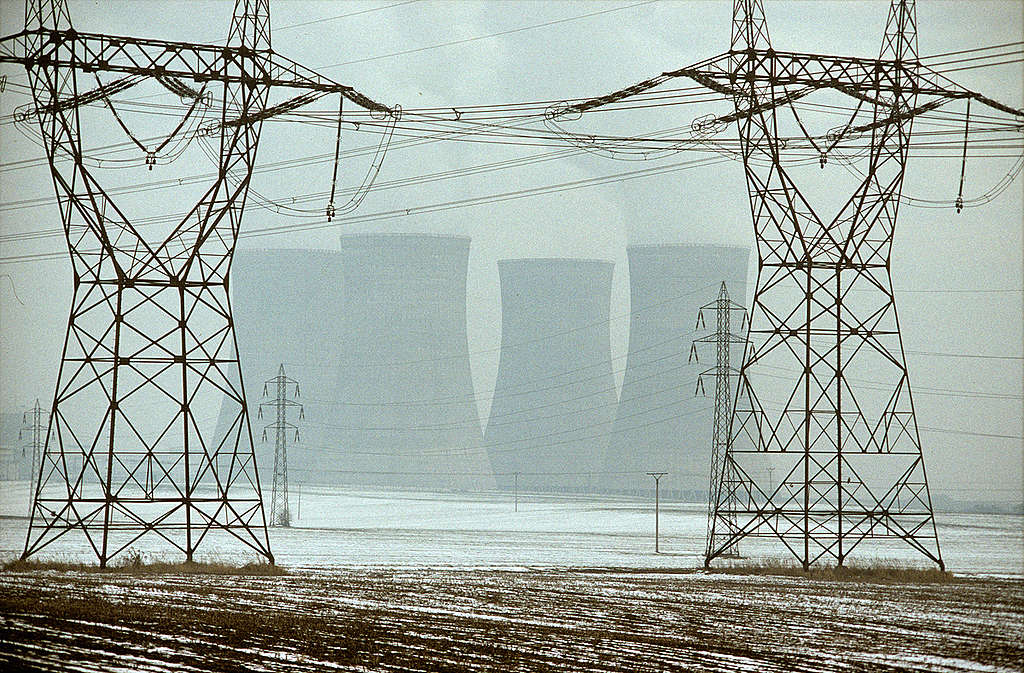 Dukovany Nuclear Power Station Czechoslovakia. © Greenpeace / Michael Stenitzer Dukovany Nuclear Power Station Czechoslovakia. © Greenpeace / Michael Stenitzer