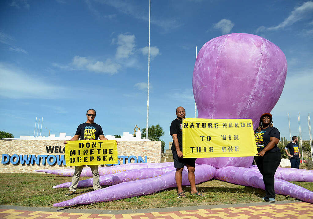 Protest Against Deep Sea Mining at Kingston. © Greenpeace / Gladstone Taylor Protest Against Deep Sea Mining at Kingston. © Greenpeace / Gladstone Taylor