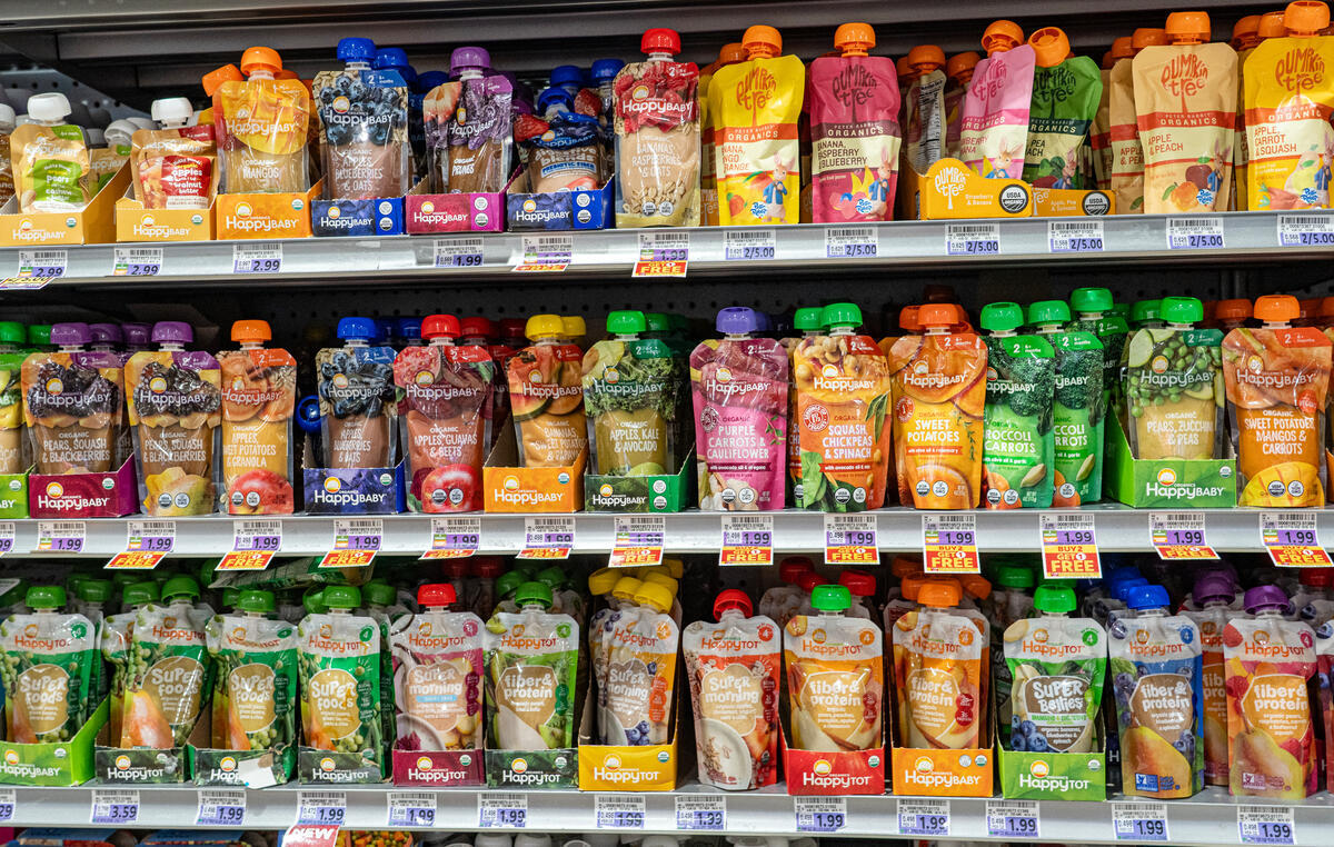 Baby Food Flexible Plastic Pouches in the US. © Tim Aubry / Greenpeace Baby Food Flexible Plastic Pouches in the US. © Tim Aubry / Greenpeace
