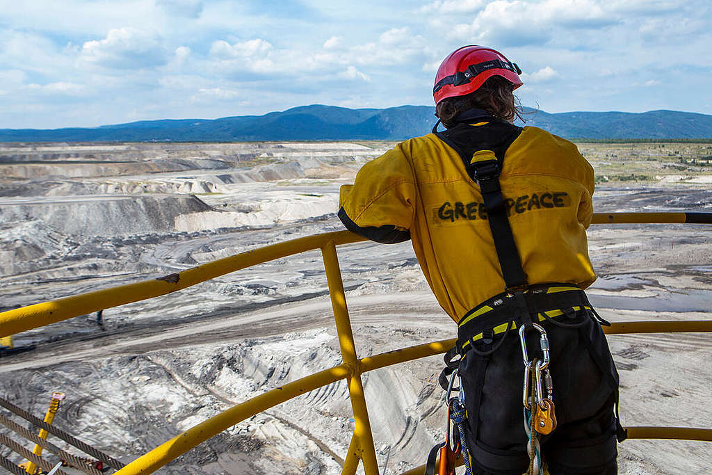 Anti-Coal Protest at the Excavator of Vršany Mine in Czech Republic. © Bára Sommersová / Greenpeace