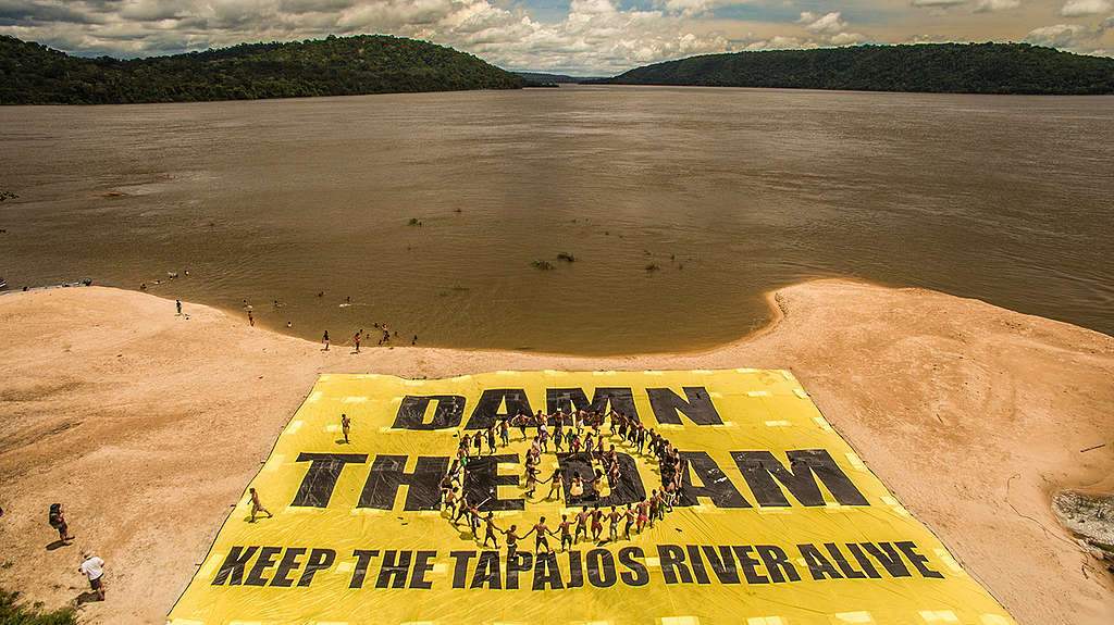 Greenpeace Joins the Munduruku to Protest Damming of Tapajos River. © Fábio Nascimento