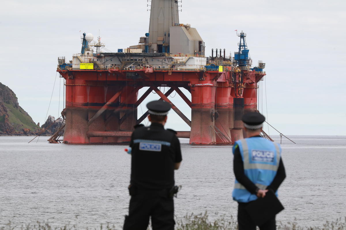 Greenpeace-aktivister ombord på BP’s boreplatform i Cromarty Firth, Skotland. © Greenpeace