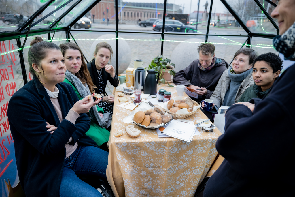 Aktivister holder møder med politikerne i drivhuset