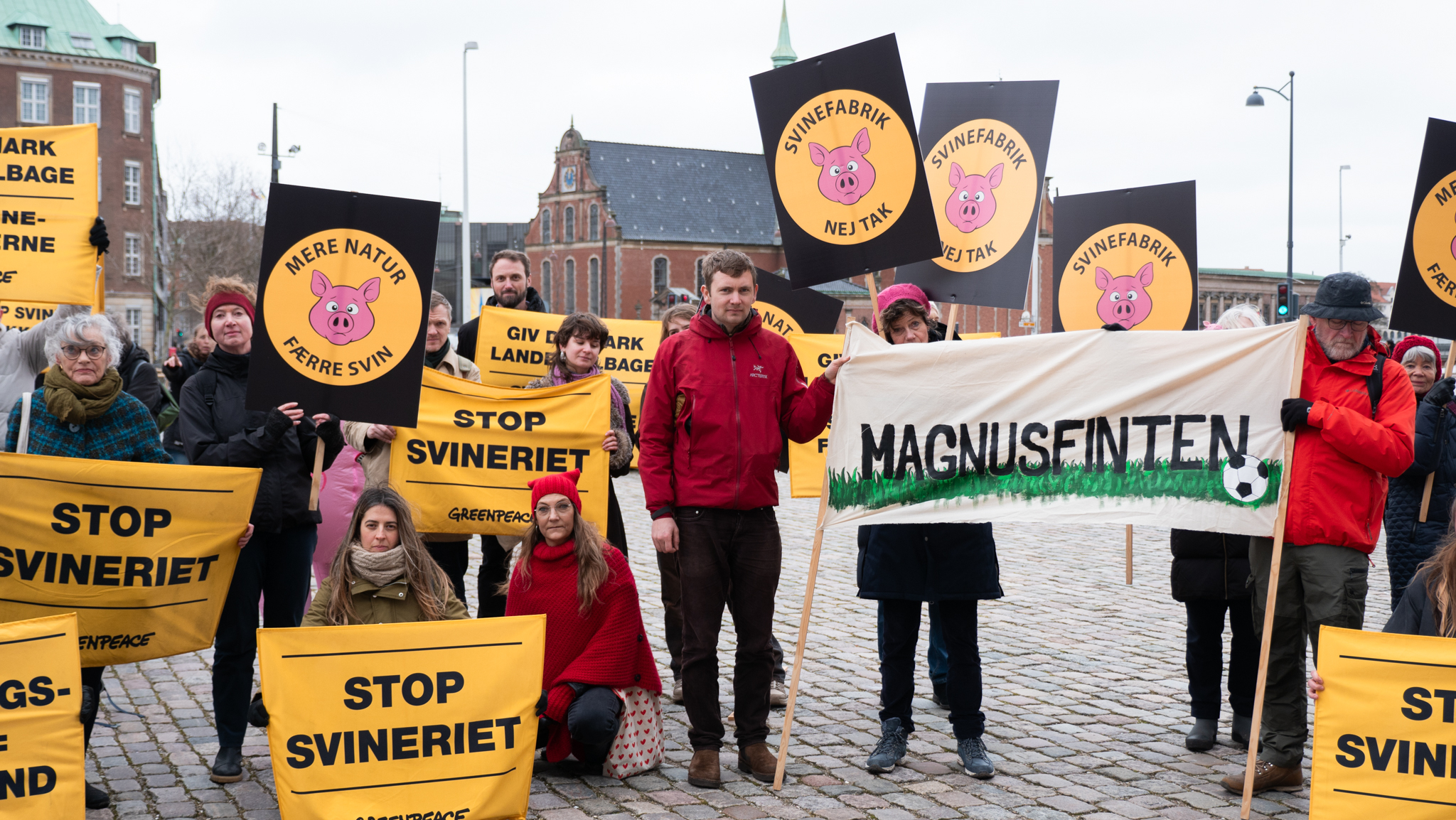 Greenpeace-protest ved Christiansborg