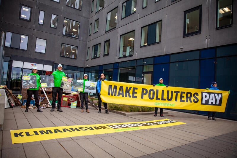 Overvældende flertal ønsker at olie- og gasselskaberne skal betale for deres klimasynder