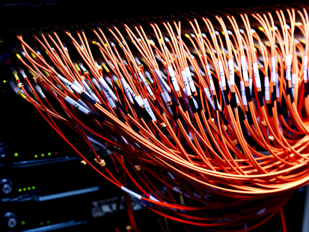 EvoSwitch Datacenter benytter grøn energi til at drive systemet. Dette energieffektive datacenter huser udbydere, offentlige institutioner og private virksomheder.