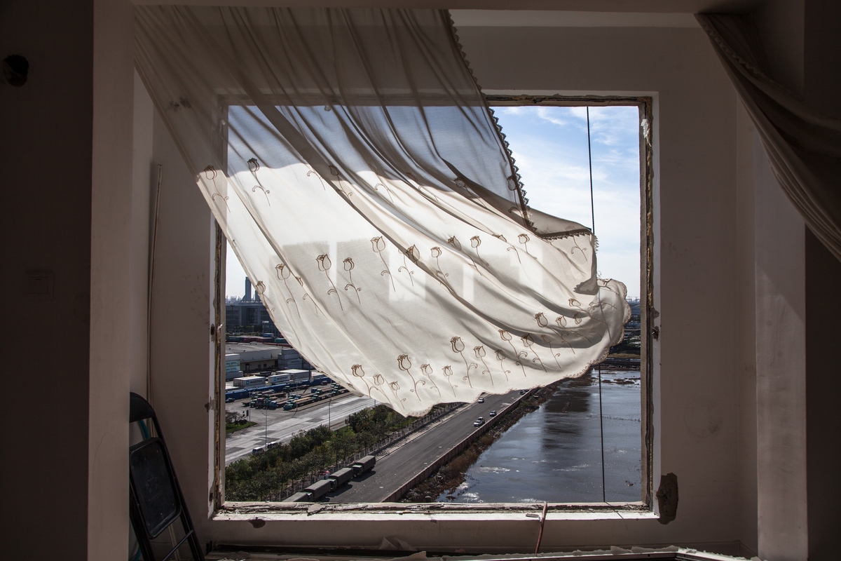 Interiors of House Damaged by the Tianjin Explosion. © Na Zhou / Greenpeace