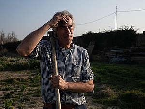 Organic Farmer Affected by Nearby Dairy Factory Farm in Caparroso, Spain. © Greenpeace / Wildlight / Selene Magnolia Organic Farmer Affected by Nearby Dairy Factory Farm in Caparroso, Spain. © Greenpeace / Wildlight / Selene Magnolia
