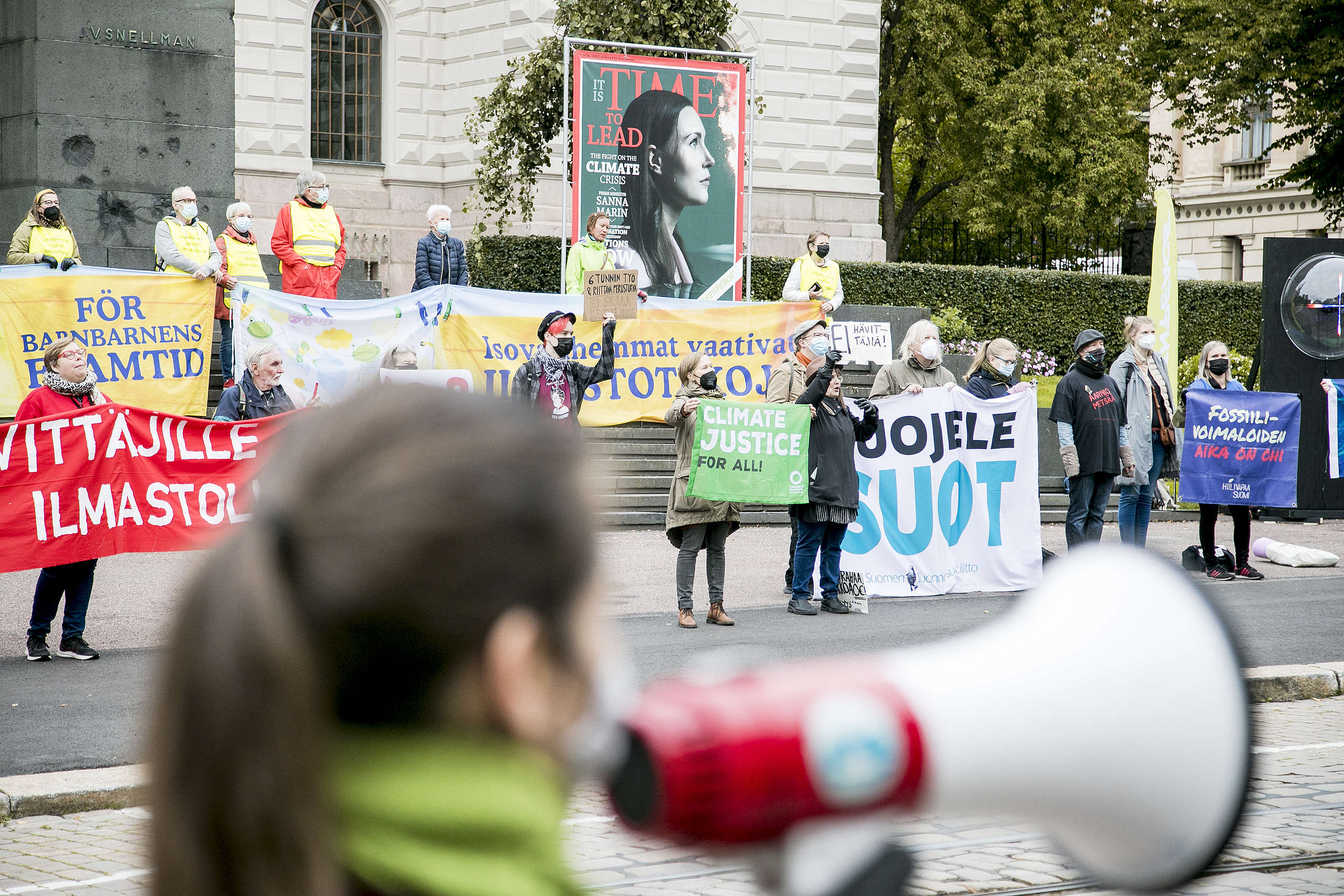 Mielenosoittajia Säätytalolla budjettiriihen aikaan ti 7.9.2021. Kuva: Jonne Sippola / Greenpeace