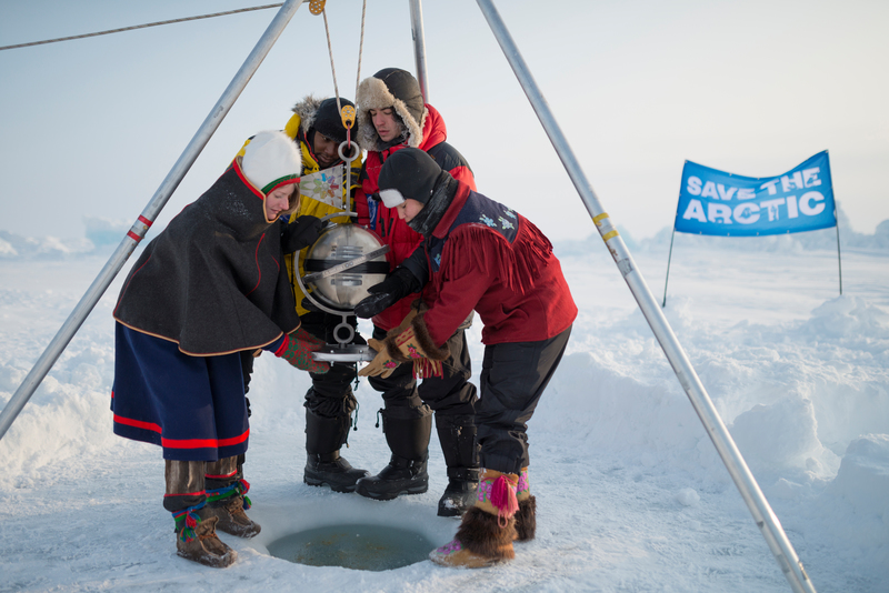 'Flag for the Future Lowered to North Pole Seabed 'Flag for the Future Lowered to North Pole Seabed