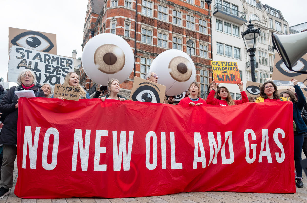 Hundreds Rally Against new Oil and Gas Drilling in London. © Angela Christofilou / Uplift