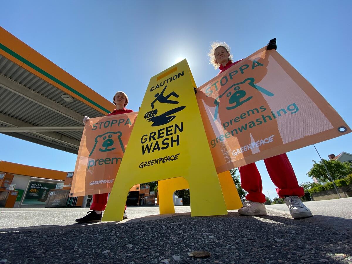 Protest against Preems Planned Oil Refinery Expansion in Lysekil. © Will Rose / Greenpeace