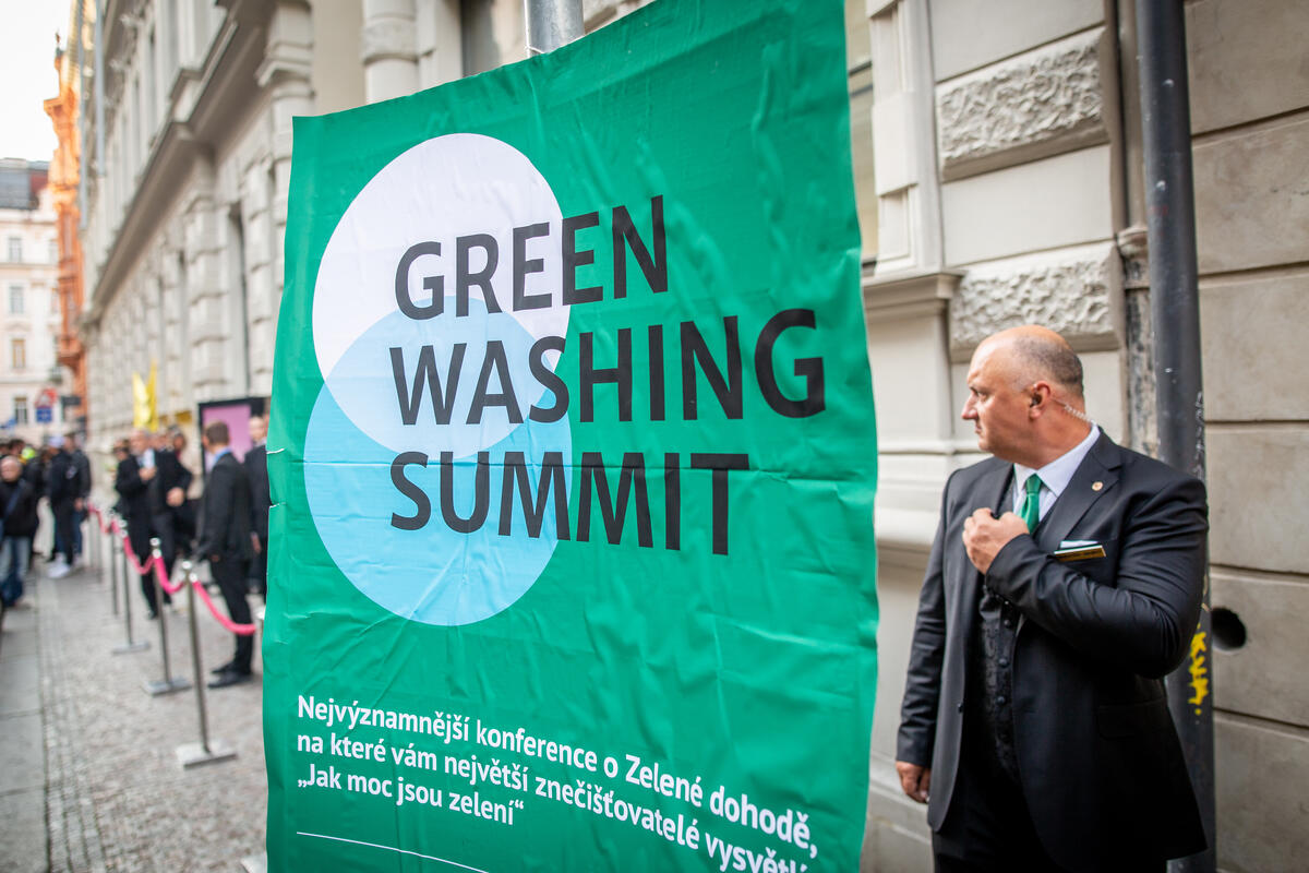 Protest at Green Deal Summit in Prague. © Greenpeace / Jakub Šedy