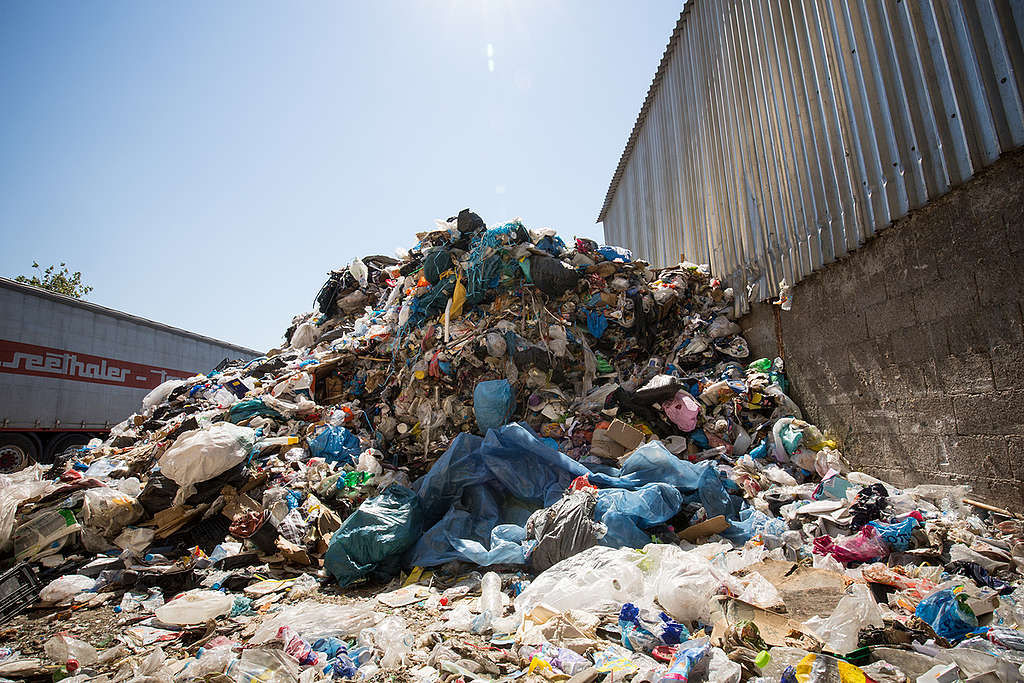 Recycling and Waste Management Facilities in Zakynthos. © Constantinos Stathias / Greenpeace