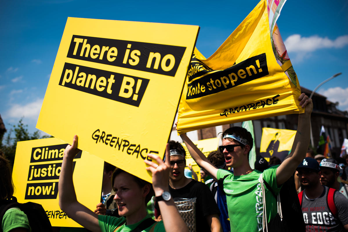 "Fridays for Future" Demonstration near Open-Pit Coal Mine Garzweiler II. © Chris Grodotzki / Greenpeace