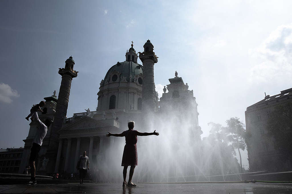 Climate Change Impact Austria - City heatwave. © Mitja  Kobal / Greenpeace