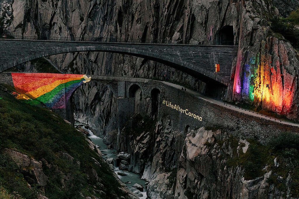 Life after Corona Starts at the Devil's Bridge in Switzerland. © Greenpeace / Joël Hunn Life after Corona Starts at the Devil's Bridge in Switzerland. © Greenpeace / Joël Hunn