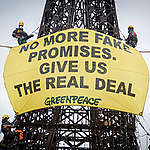 Action in Madrid to Commemorate the Paris Climate Agreement. © Pedro Armestre / Greenpeace
