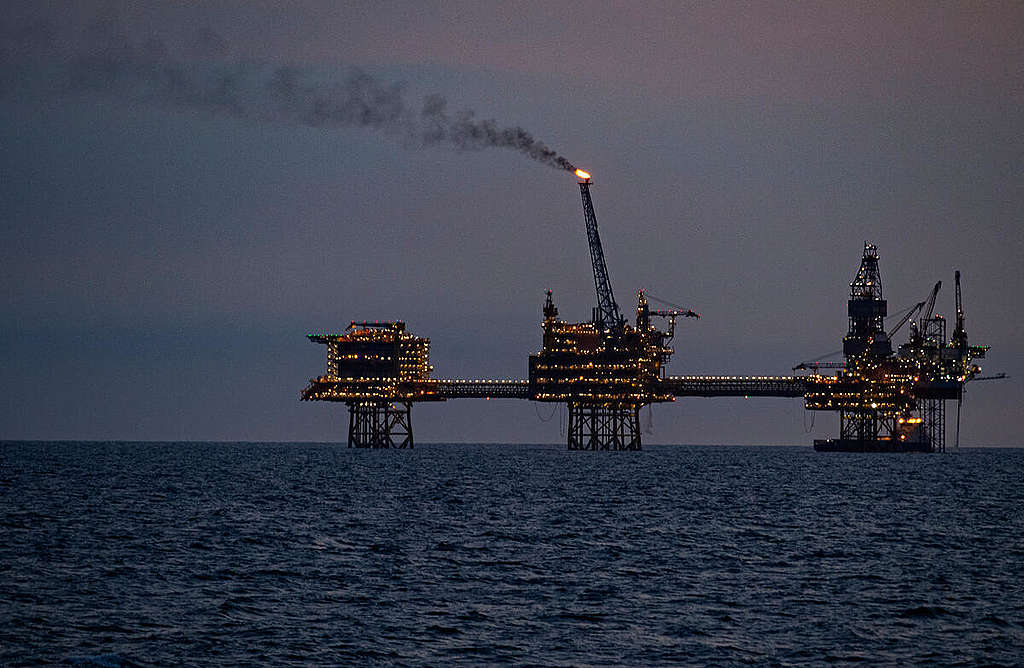 Culzean Gas Platform in the North Sea. © Marten van Dijl / Greenpeace Culzean Gas Platform in the North Sea. © Marten van Dijl / Greenpeace