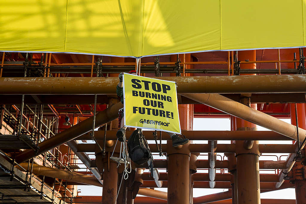 Stop Fossil Fuel Action in Sicily, Italy. © Francesco Alesi / Greenpeace Stop Fossil Fuel Action in Sicily, Italy. © Francesco Alesi / Greenpeace