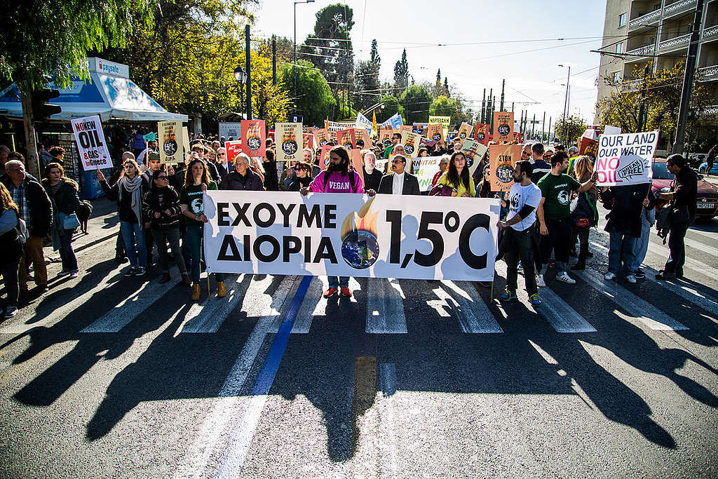 Act for the Climate March in Athens. © Constantinos Stathias / Greenpeace Act for the Climate March in Athens. © Constantinos Stathias / Greenpeace