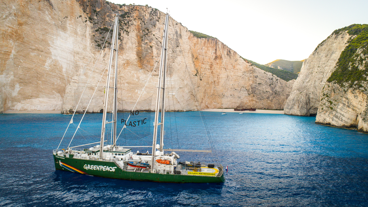 Rainbow Warrior at Navagio Beach in Greece. © Sideris Nanoudis / Greenpeace