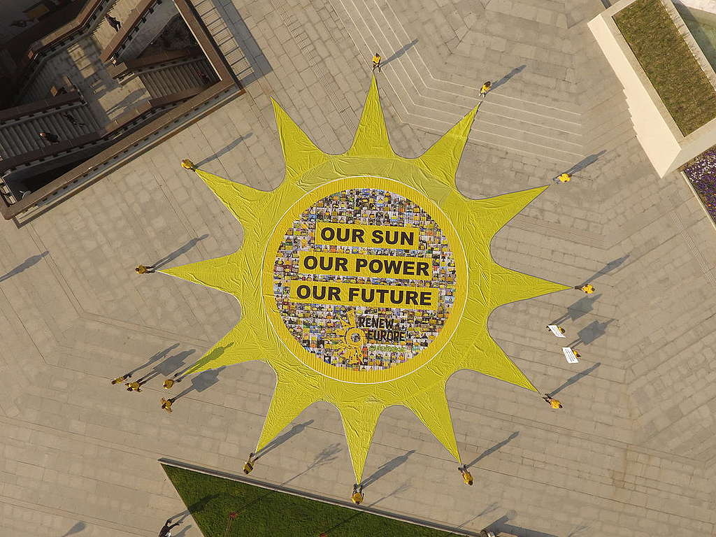 Action in Bulgaria for 100 Percent Renewable Energy. © Boris Dimitrov / Greenpeace Action in Bulgaria for 100 Percent Renewable Energy. © Boris Dimitrov / Greenpeace